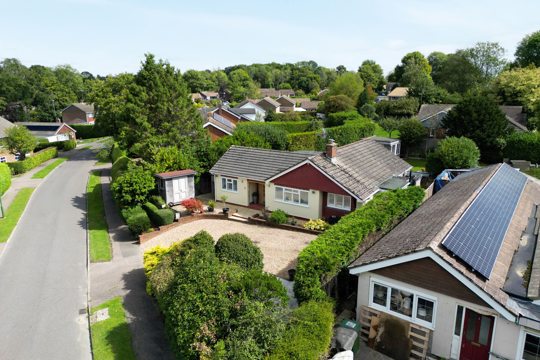 4 bed detached bungalow for sale in Lime Kiln Road, Mannings Heath - Property Image 11