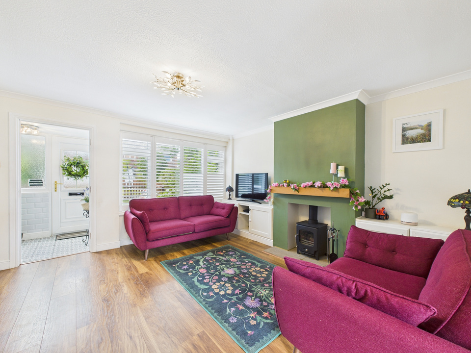 3 bed terraced house for sale in Beech Road, Horsham - Property Image 2