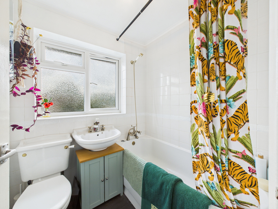 3 bed terraced house for sale in Beech Road, Horsham - Property Image 8