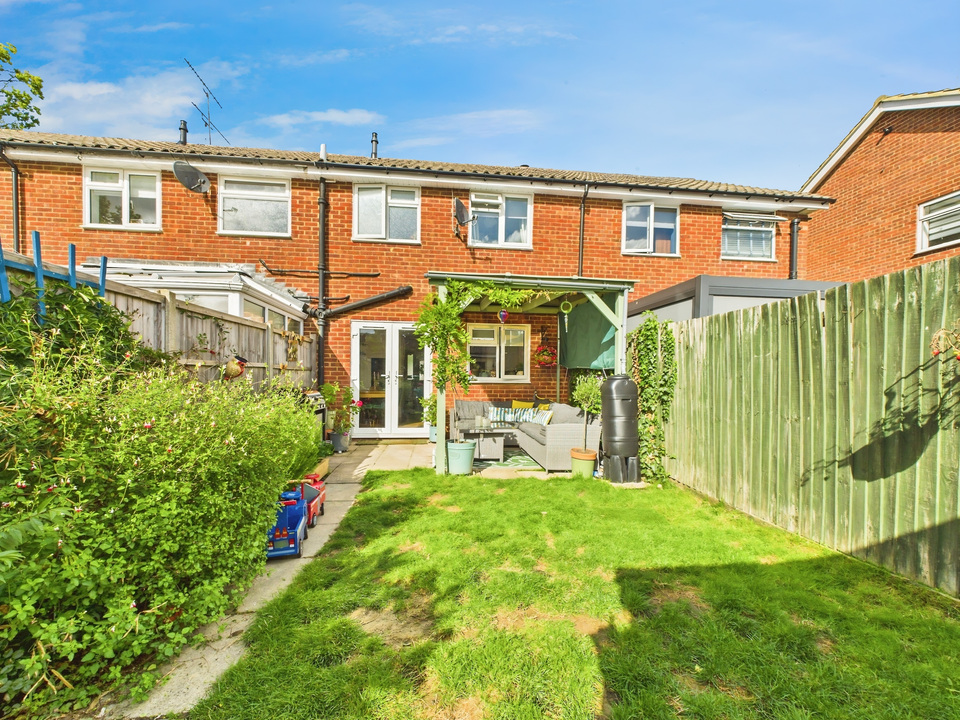 3 bed terraced house for sale in Beech Road, Horsham - Property Image 10