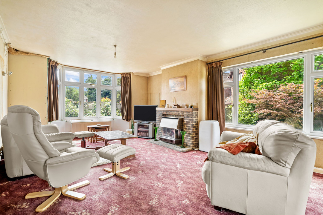 6 bed detached house for sale in Hillside, Horsham  - Property Image 2