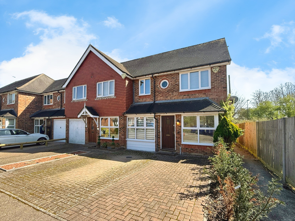 3 bed semi-detached house for sale in Bakers Close, Southwater  - Property Image 2