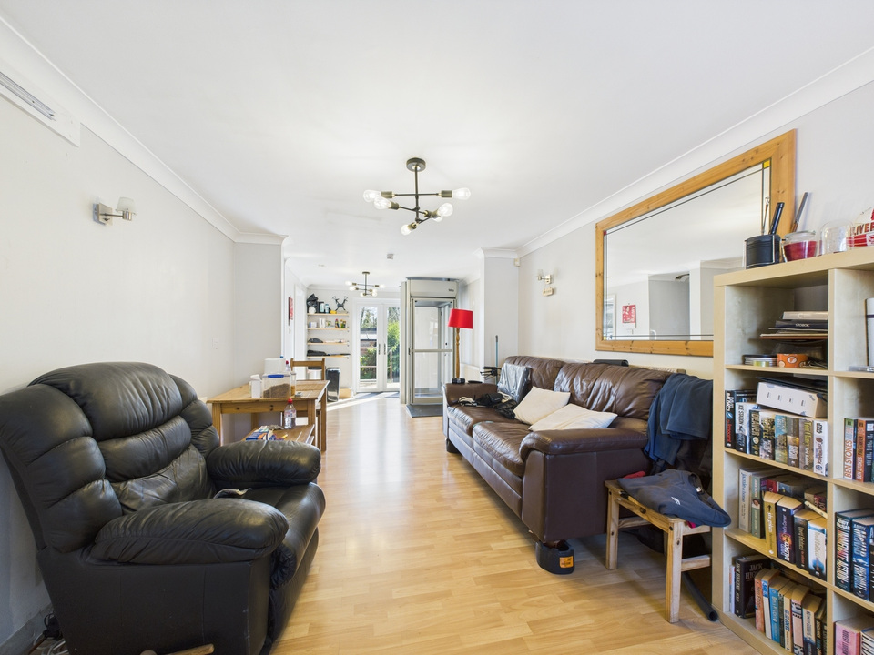 3 bed semi-detached house for sale in Bakers Close, Southwater  - Property Image 3