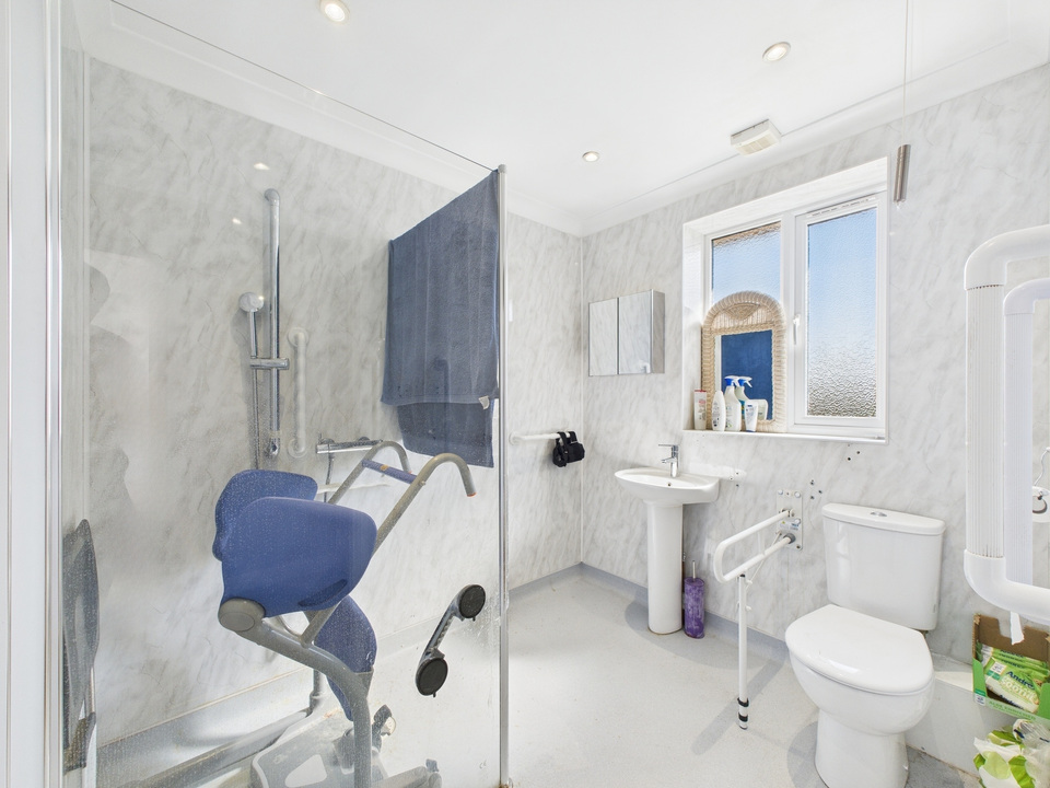 3 bed semi-detached house for sale in Bakers Close, Southwater  - Property Image 8