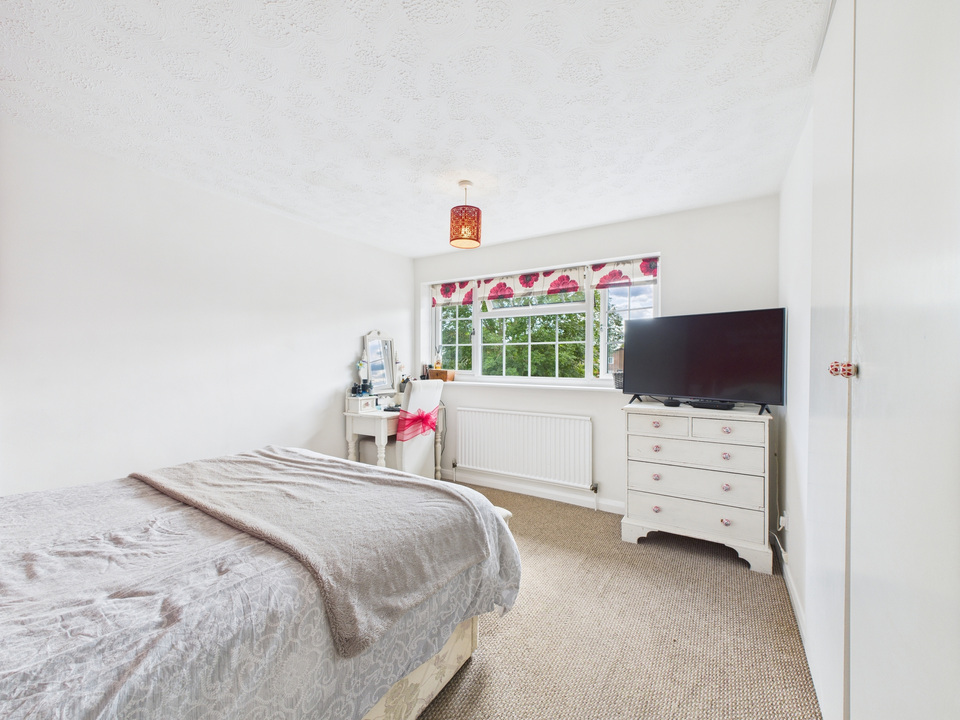 4 bed detached house for sale in Oaks Close, Horsham  - Property Image 4