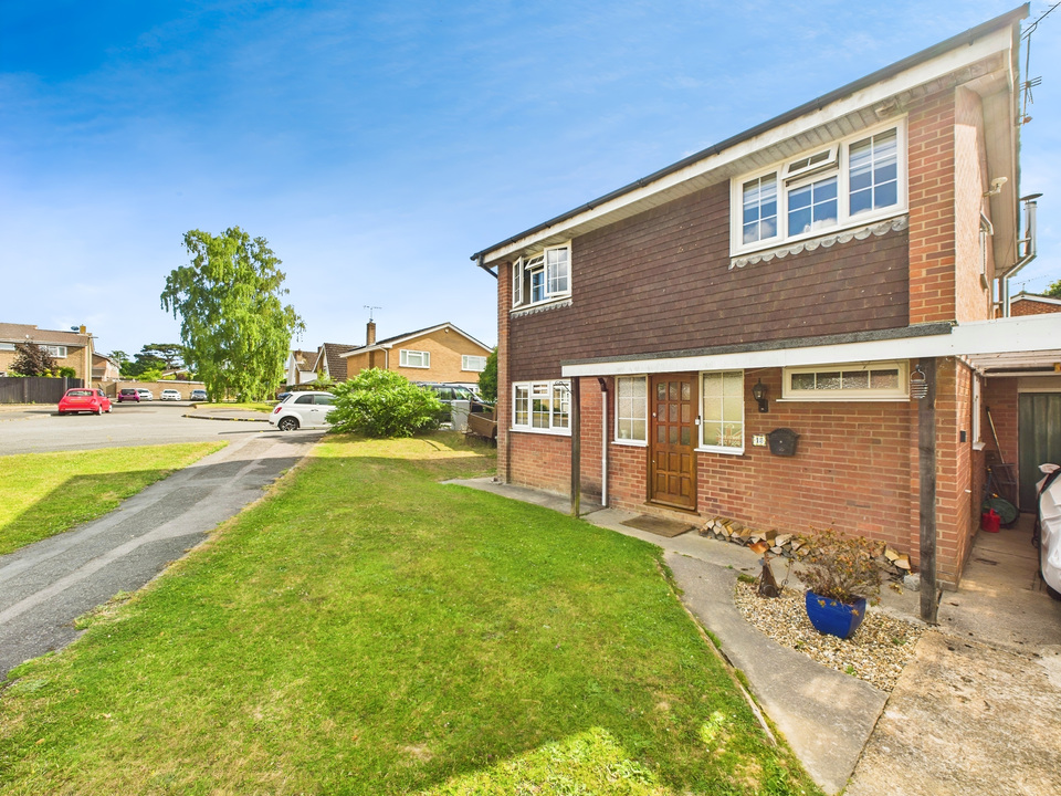 4 bed detached house for sale in Oaks Close, Horsham  - Property Image 11