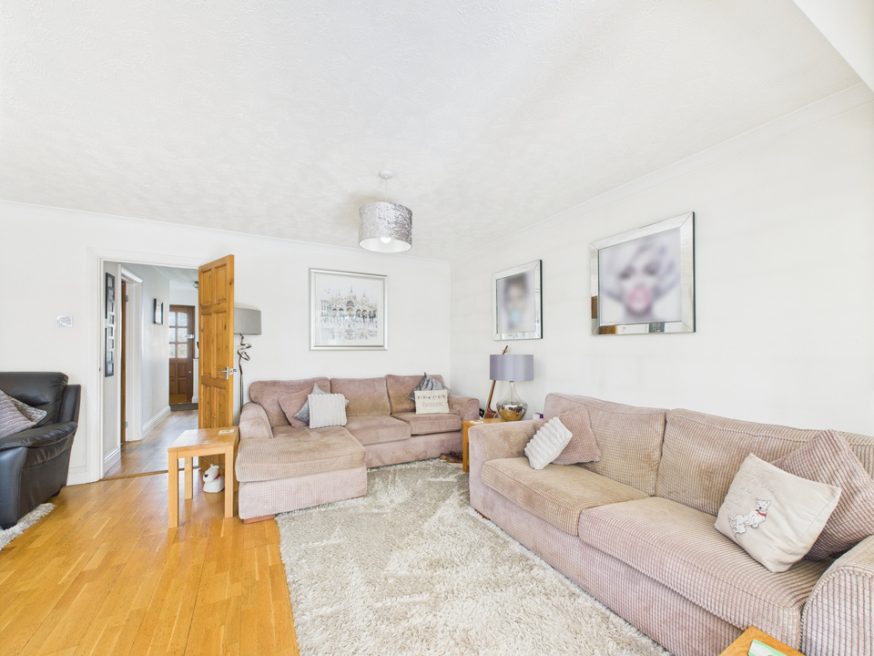 4 bed detached house for sale in Oaks Close, Horsham  - Property Image 13