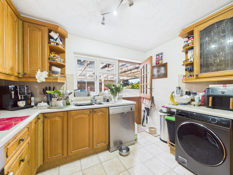 4 bed detached house for sale in Oaks Close, Horsham  - Property Image 14