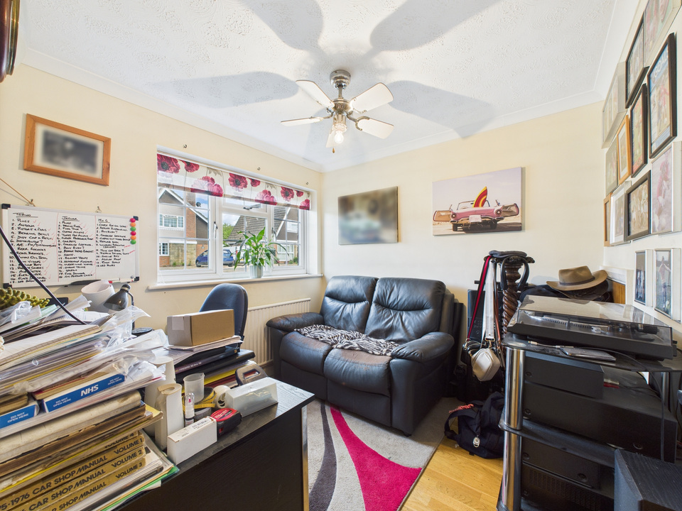 4 bed detached house for sale in Oaks Close, Horsham  - Property Image 15