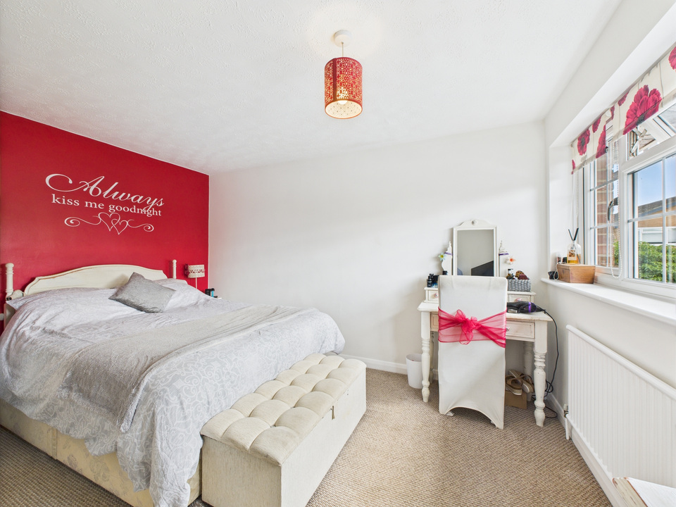 4 bed detached house for sale in Oaks Close, Horsham  - Property Image 16