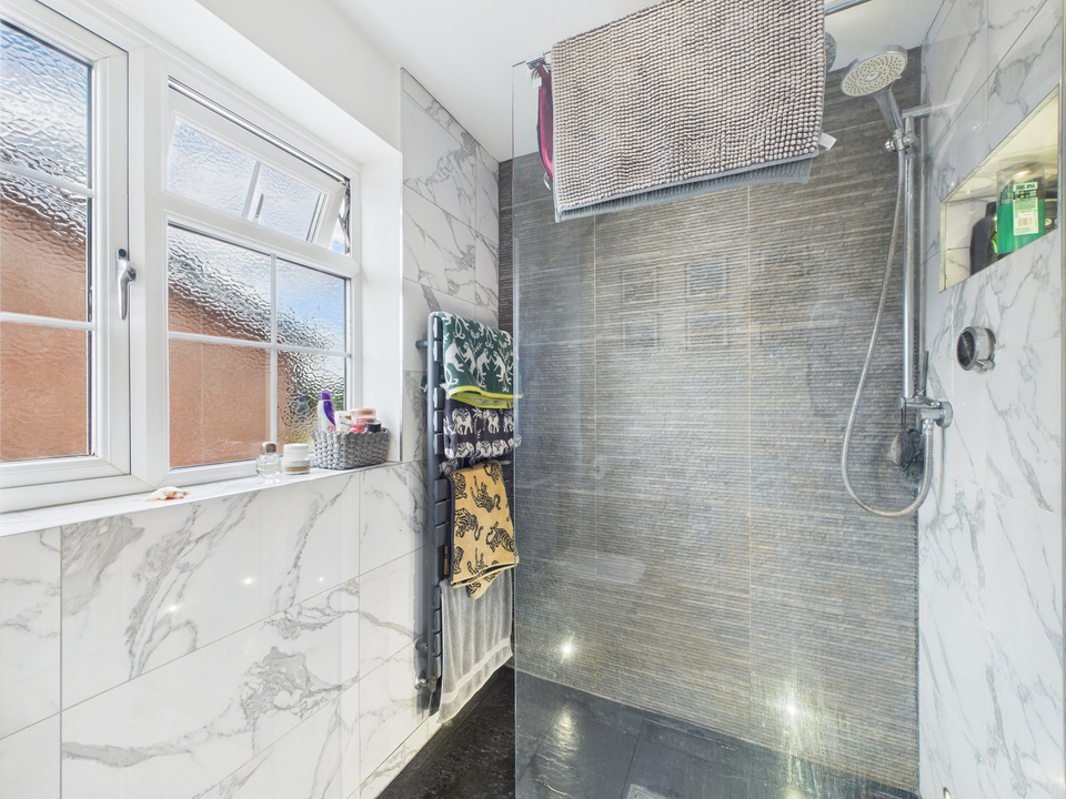 4 bed detached house for sale in Oaks Close, Horsham  - Property Image 18