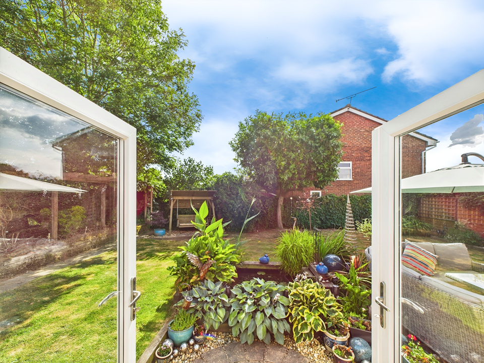 4 bed detached house for sale in Oaks Close, Horsham  - Property Image 19