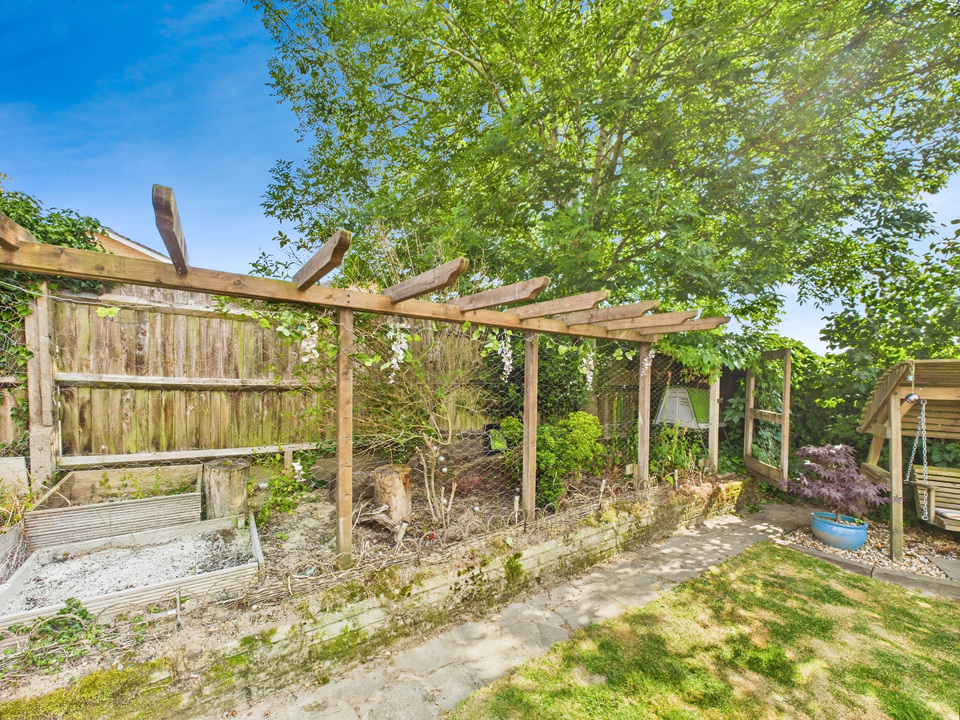 4 bed detached house for sale in Oaks Close, Horsham  - Property Image 22