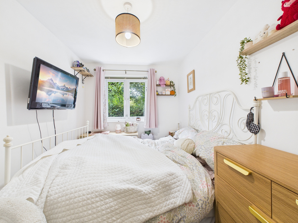 2 bed apartment for sale in Crawley Road, Horsham  - Property Image 6