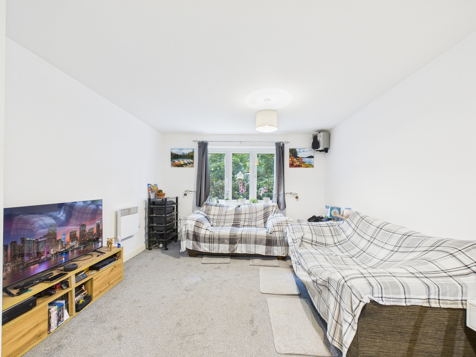 2 bed apartment for sale in Crawley Road, Horsham  - Property Image 9