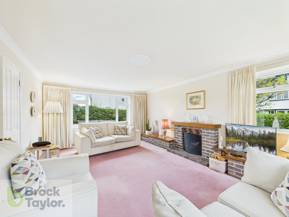 3 bed detached house for sale in Rose Cottage Lane, Staplefield  - Property Image 5