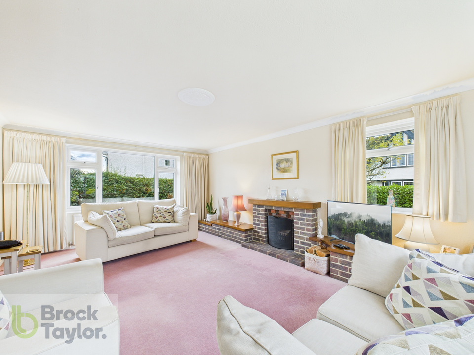 3 bed detached house for sale in Rose Cottage Lane, Staplefield  - Property Image 11