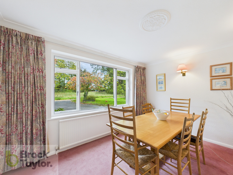3 bed detached house for sale in Rose Cottage Lane, Staplefield  - Property Image 12