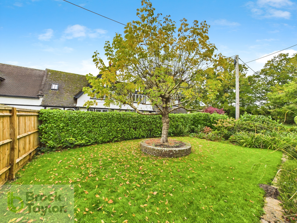 3 bed detached house for sale in Rose Cottage Lane, Staplefield  - Property Image 13