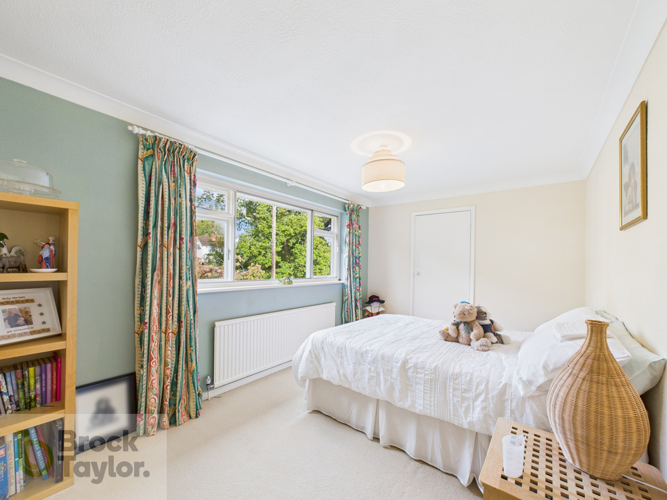 3 bed detached house for sale in Rose Cottage Lane, Staplefield  - Property Image 16