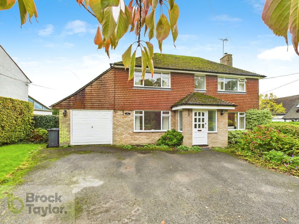 3 bed detached house for sale in Rose Cottage Lane, Staplefield  - Property Image 21
