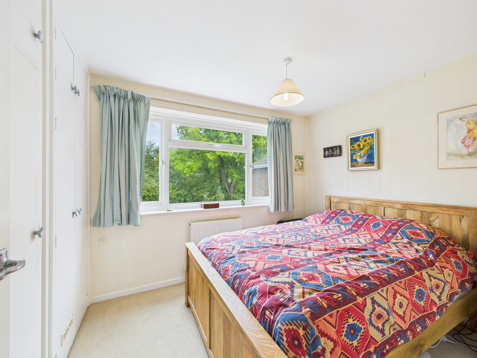 4 bed link detached house for sale in Stirling Way, Horsham  - Property Image 13