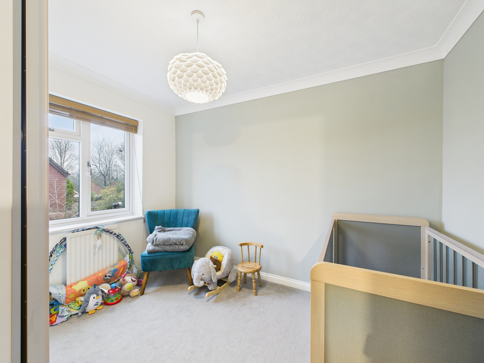 3 bed terraced house for sale in Coleridge Close, Horsham, Horsham, West Sussex  - Property Image 11