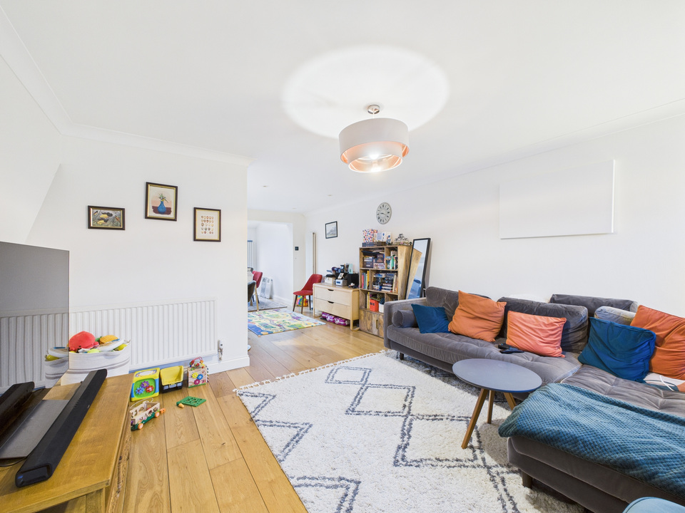 3 bed terraced house for sale in Coleridge Close, Horsham, Horsham, West Sussex  - Property Image 3