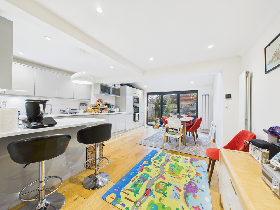 3 bed terraced house for sale in Coleridge Close, Horsham, Horsham, West Sussex  - Property Image 4