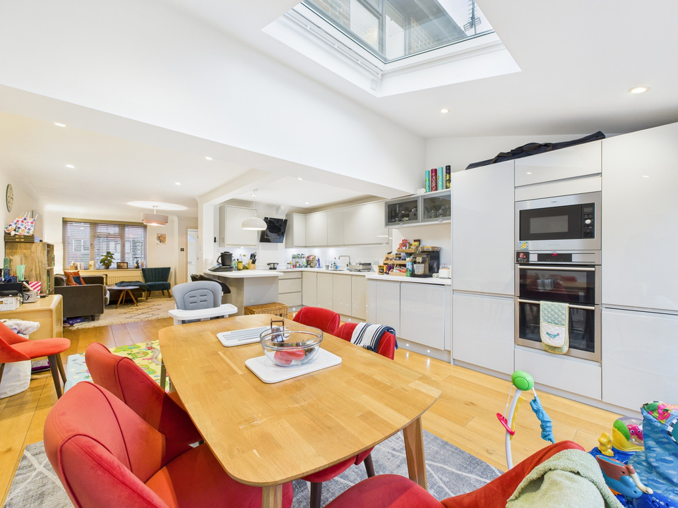 3 bed terraced house for sale in Coleridge Close, Horsham, Horsham, West Sussex  - Property Image 5