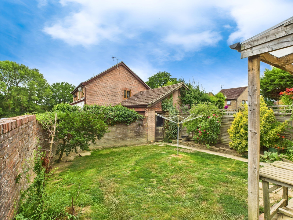 3 bed semi-detached house for sale in Acorn Avenue, Cowfold  - Property Image 10