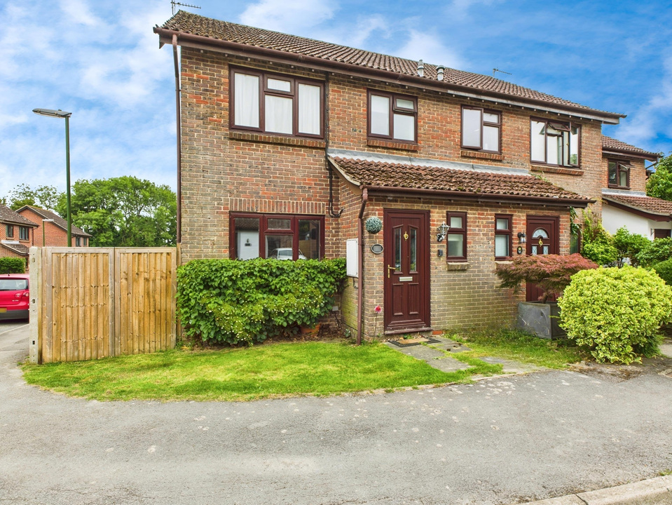 3 bed semi-detached house for sale in Acorn Avenue, Cowfold  - Property Image 13