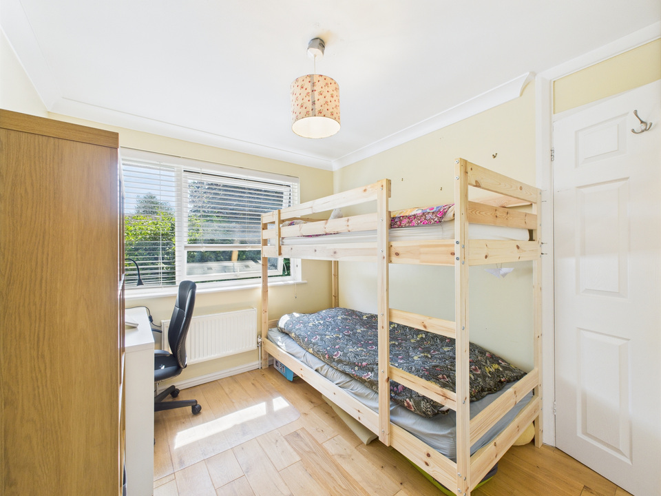 2 bed maisonette for sale in Cotswold Court, Horsham  - Property Image 6