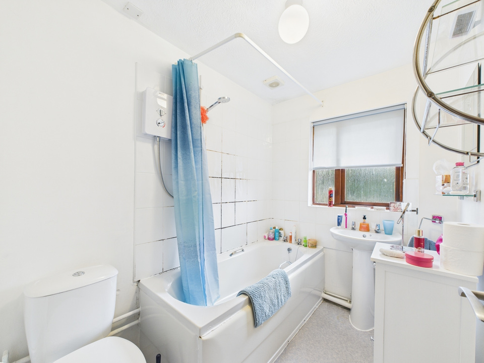 1 bed detached house for sale in 80 Wallis Way, HORSHAM  - Property Image 6