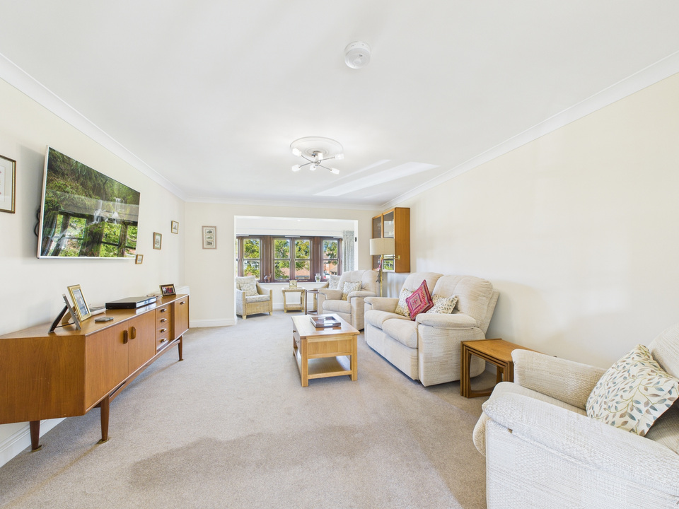 2 bed apartment for sale in Bluecoat Pond, Christs Hospital  - Property Image 2