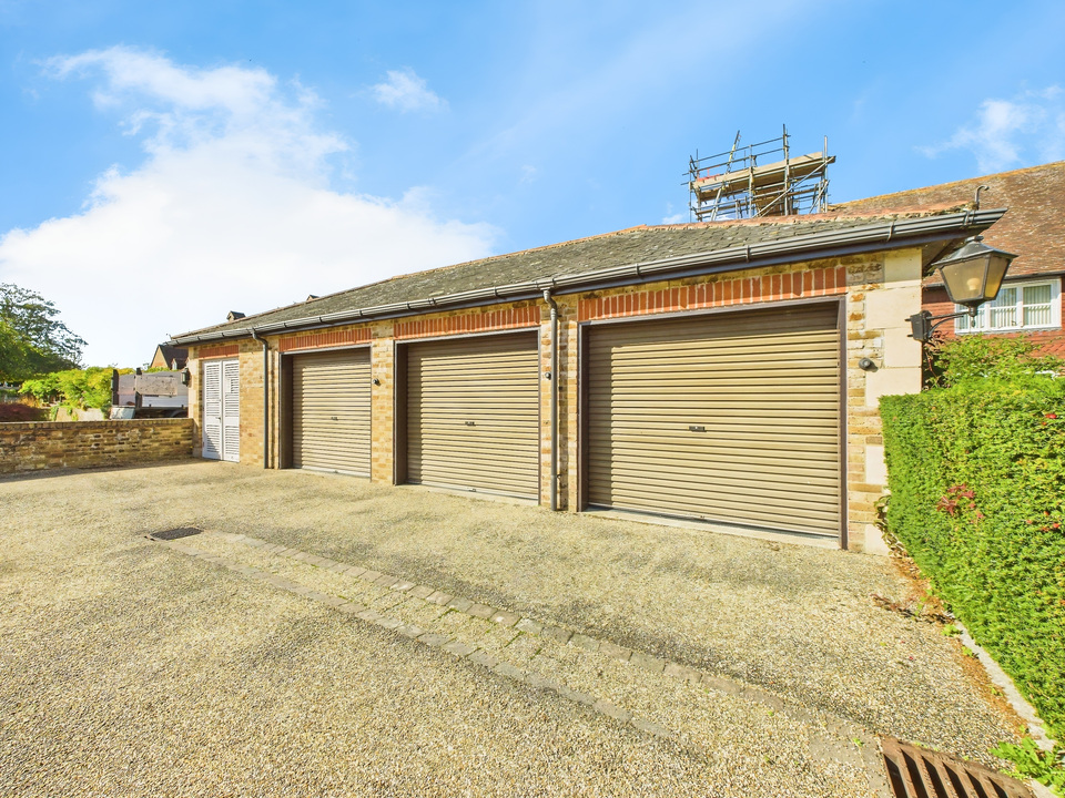 2 bed apartment for sale in Bluecoat Pond, Christs Hospital  - Property Image 8