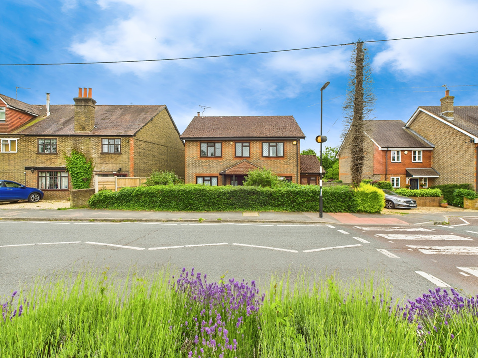 4 bed detached house for sale in Billingshurst Road, Broadbridge Heath - Property Image 2