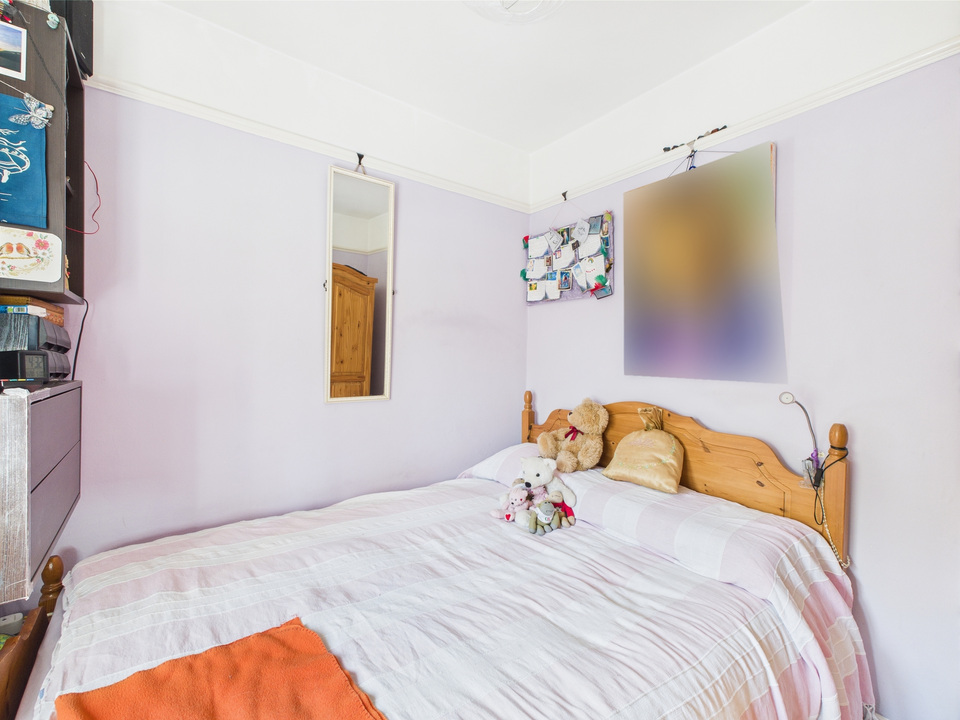 3 bed terraced house for sale in Bennetts Road, Horsham  - Property Image 4