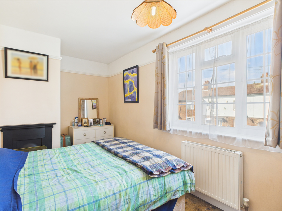 3 bed terraced house for sale in Bennetts Road, Horsham  - Property Image 5