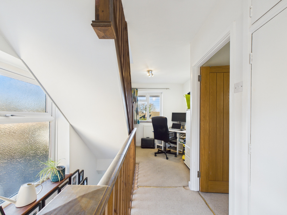 4 bed semi-detached house for sale in Hill Mead, Horsham, West Sussex  - Property Image 15