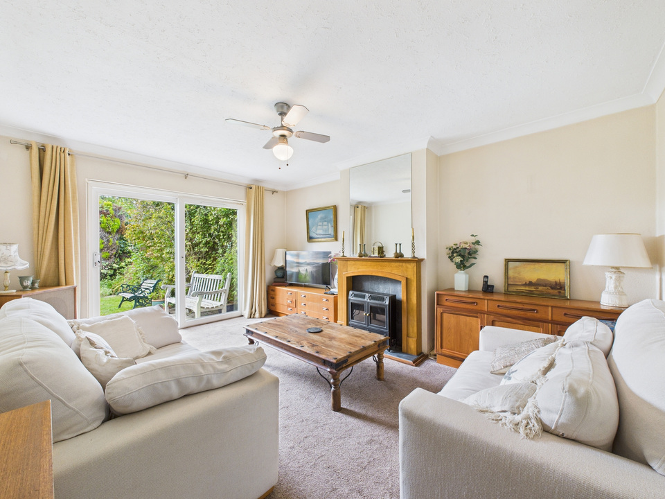 3 bed semi-detached bungalow for sale in Ringley Road, Horsham  - Property Image 3