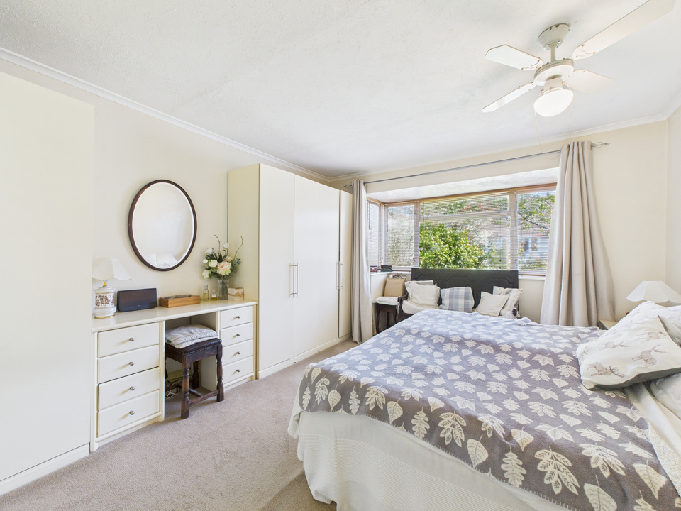 3 bed semi-detached bungalow for sale in Ringley Road, Horsham  - Property Image 6