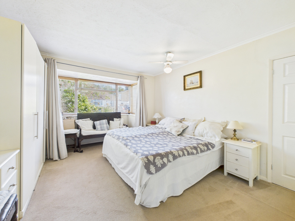 3 bed semi-detached bungalow for sale in Ringley Road, Horsham  - Property Image 15