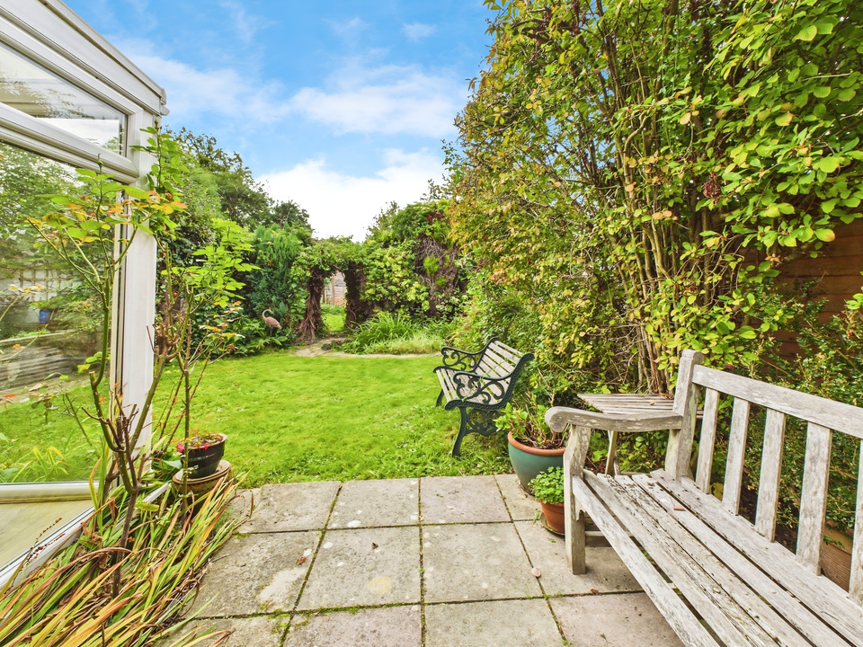 3 bed semi-detached bungalow for sale in Ringley Road, Horsham  - Property Image 19