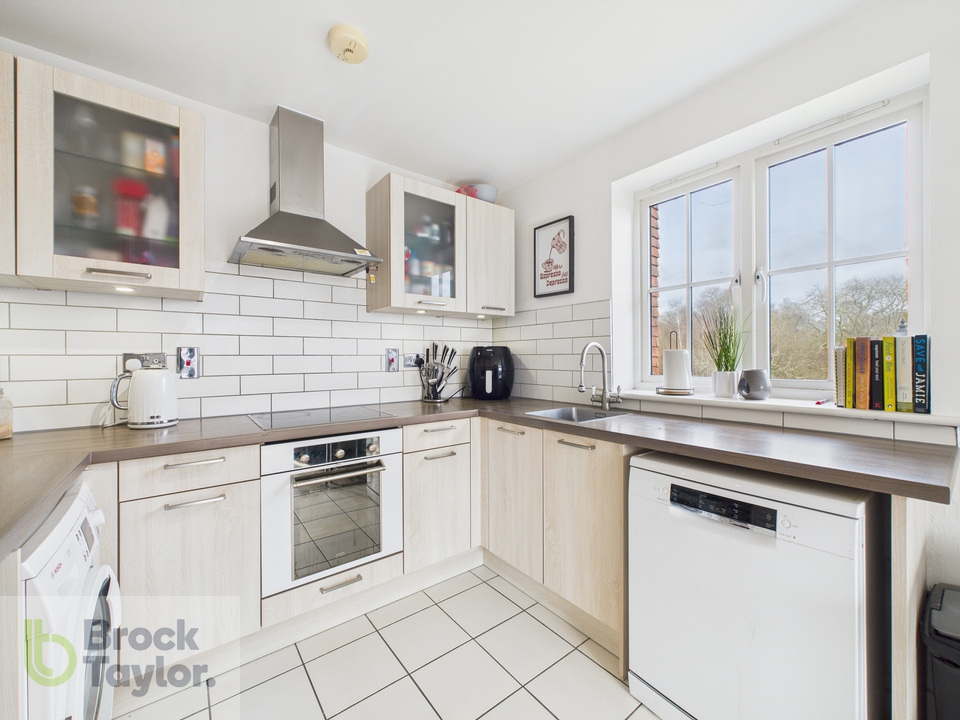 2 bed apartment for sale in Updown Hill, Bolnore Village  - Property Image 3