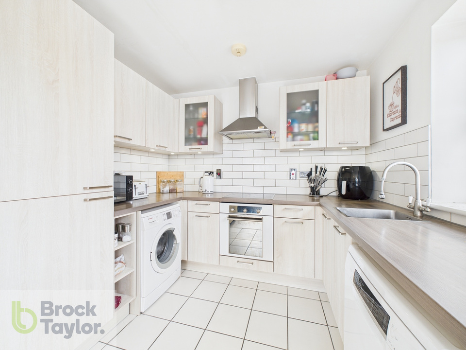 2 bed apartment for sale in Updown Hill, Bolnore Village  - Property Image 5