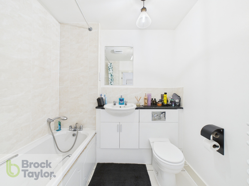 2 bed apartment for sale in Updown Hill, Bolnore Village  - Property Image 7