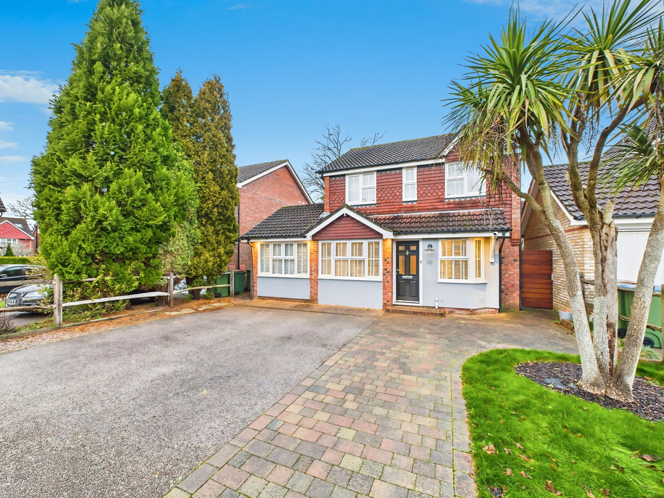 4 bed detached house for sale in Ropeland Way, Horsham, West Sussex - Property Image 17