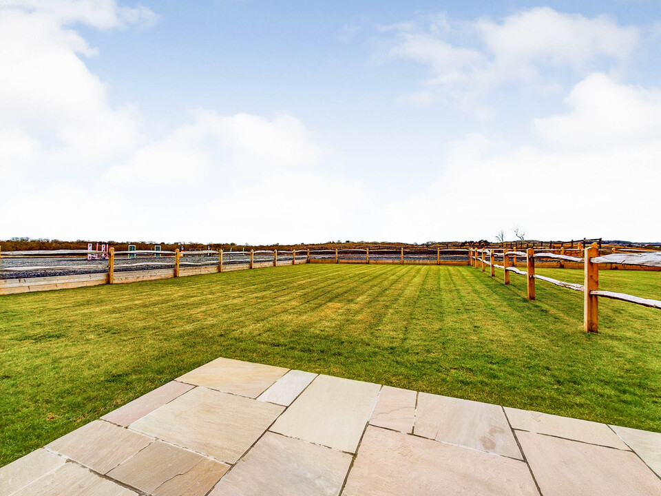 1 bed semi-detached bungalow for sale in Capel Road, Rusper  - Property Image 9