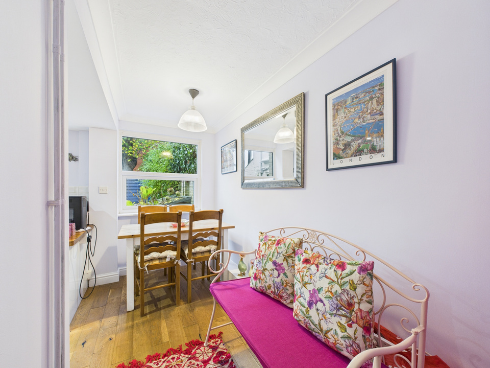 2 bed barn conversion for sale in Park Terrace West Gardens  - Property Image 5